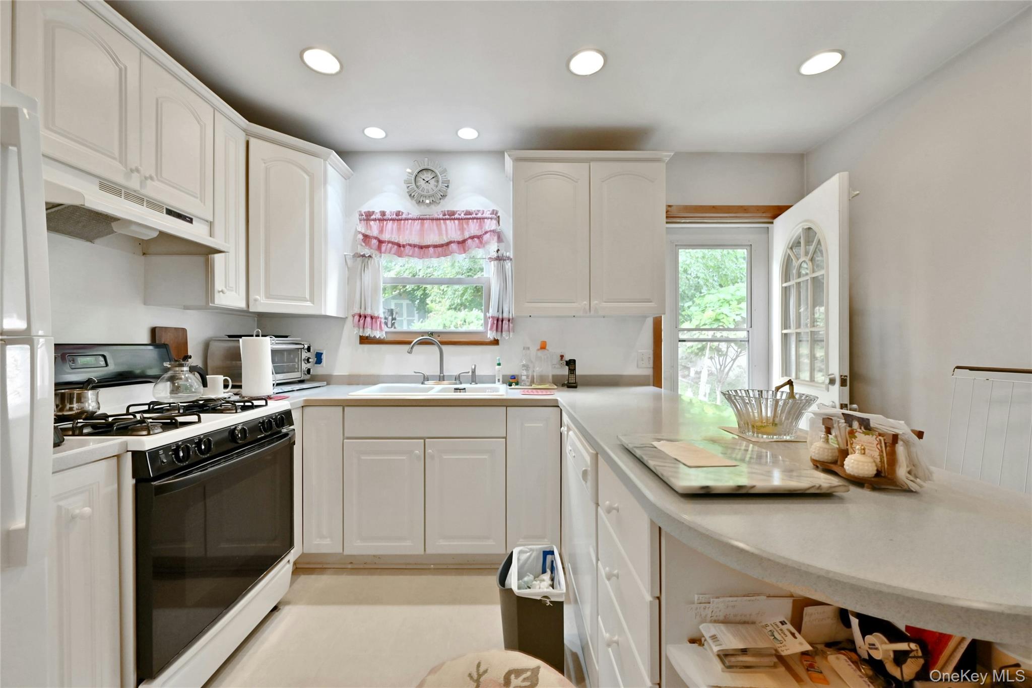 130 Hudson Avenue Property Photo 6