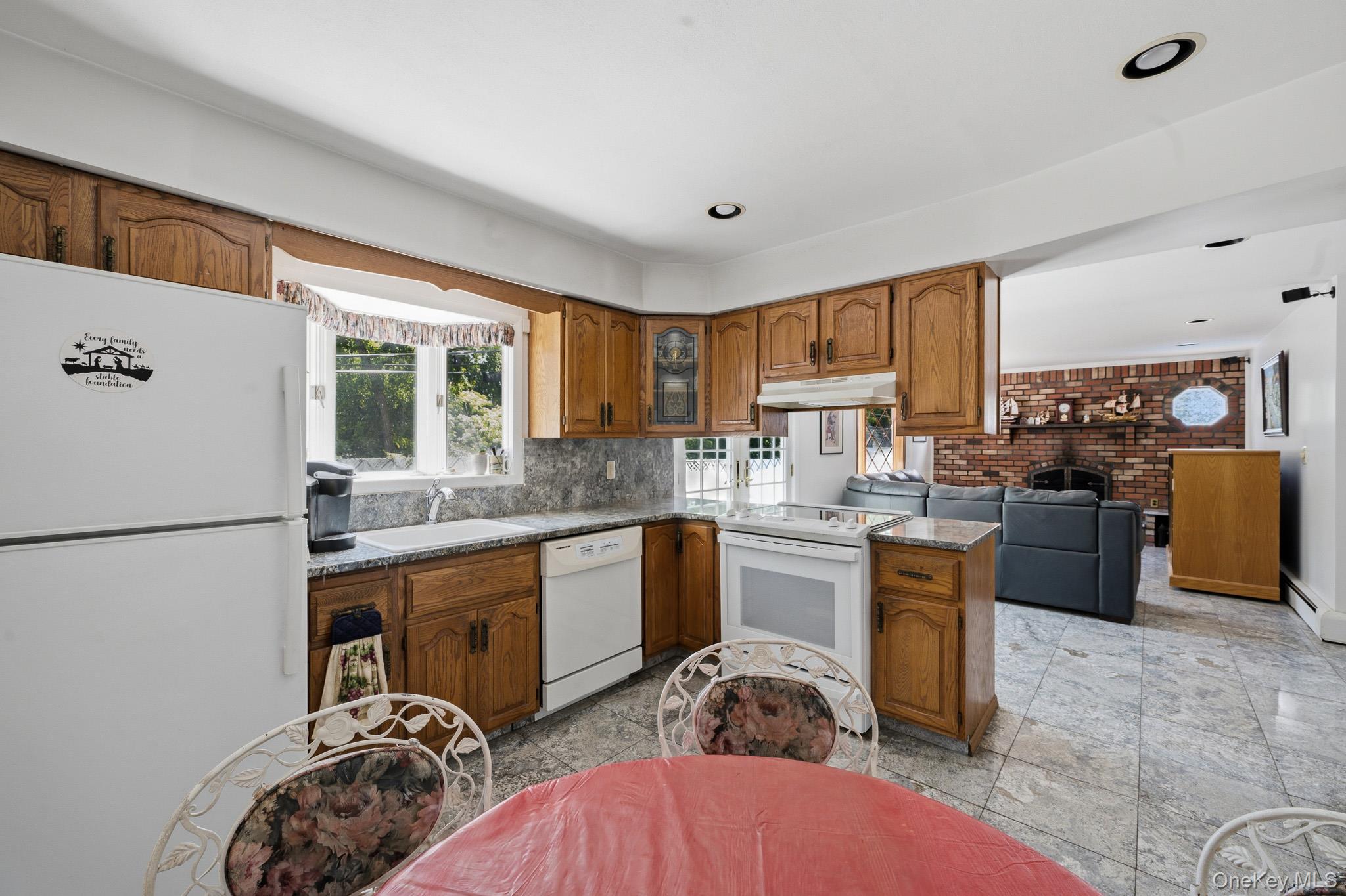 10 Arcadia Drive Property Photo 8