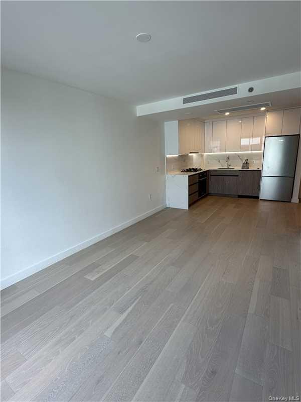 144-49 Northern Boulevard 520 Property Photo 1
