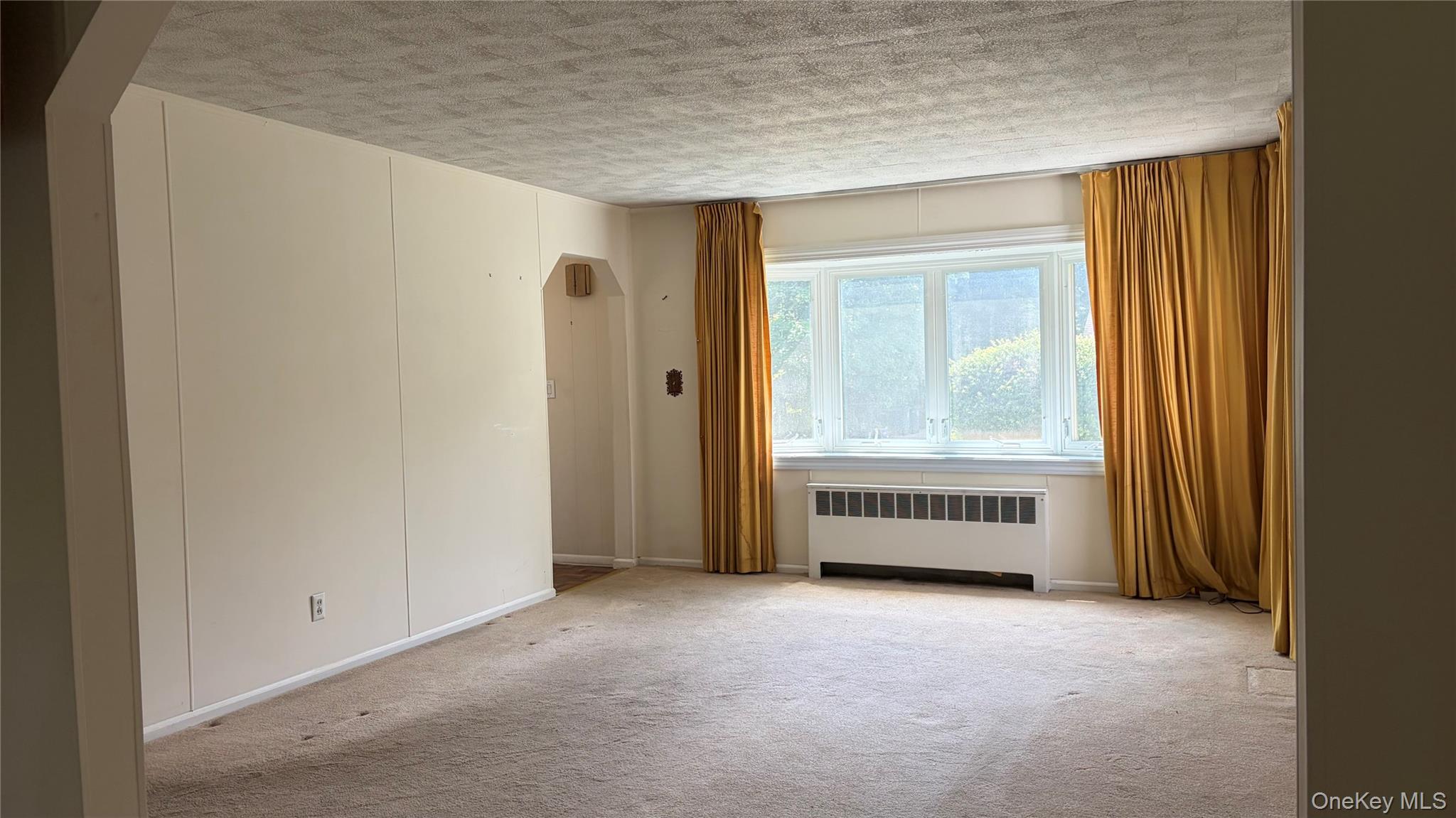87 Parkway Drive Property Photo 2