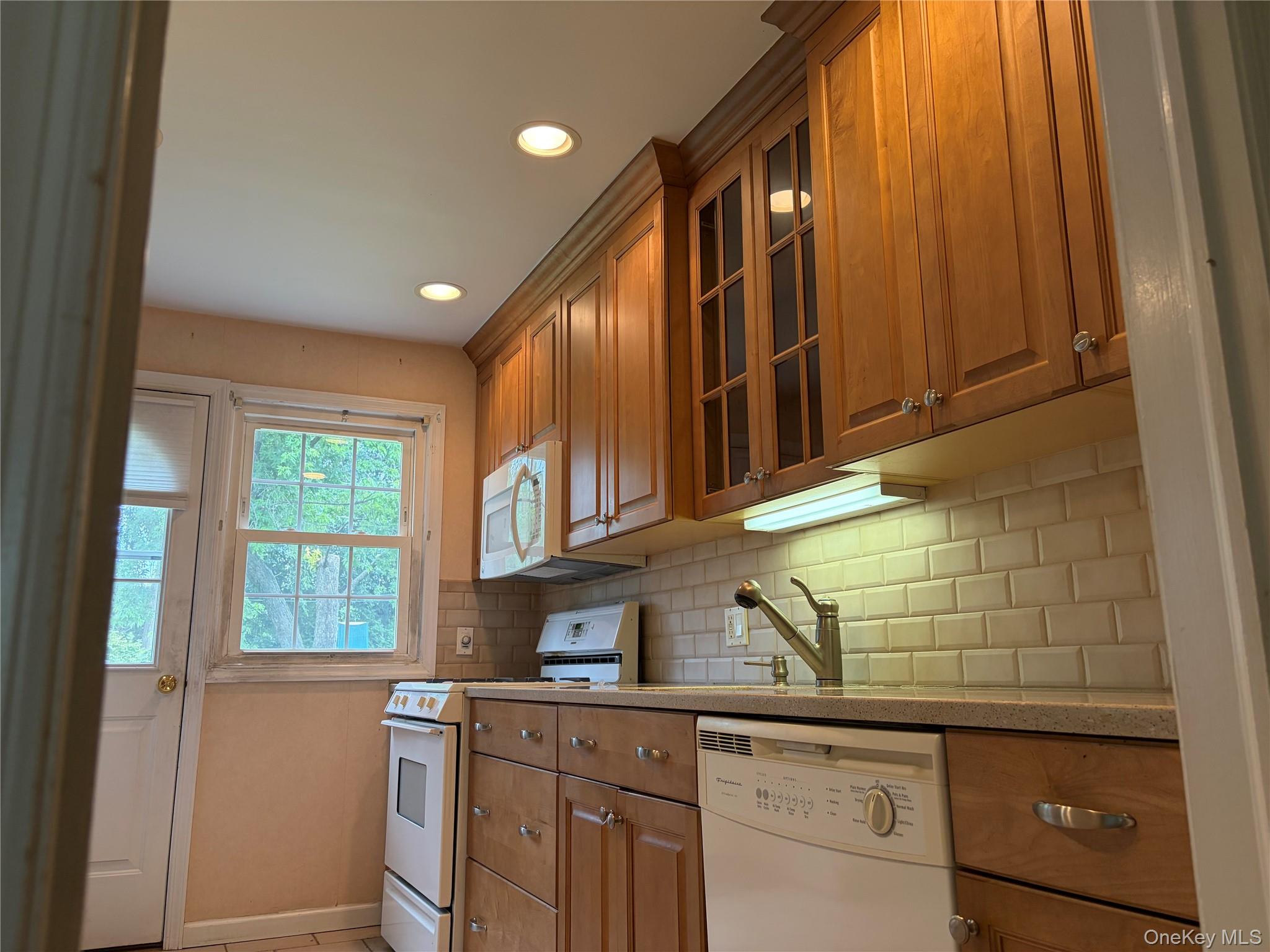 87 Parkway Drive Property Photo 6