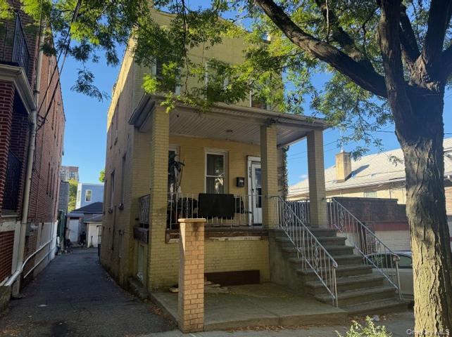 646 E 230th Street Property Photo 1