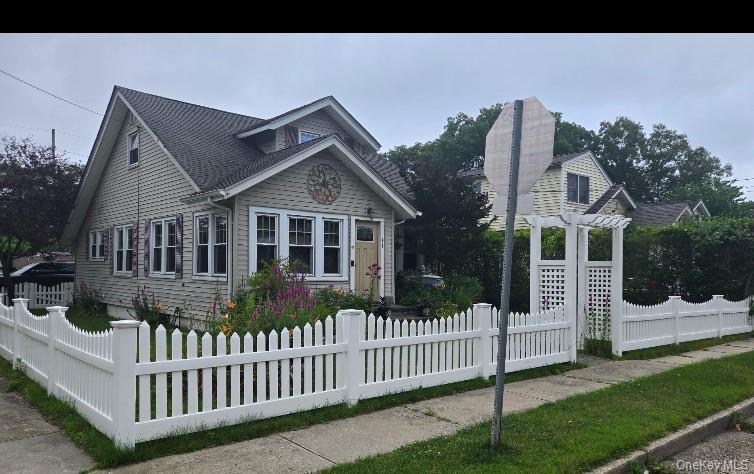 61 Highland Avenue Property Photo 1