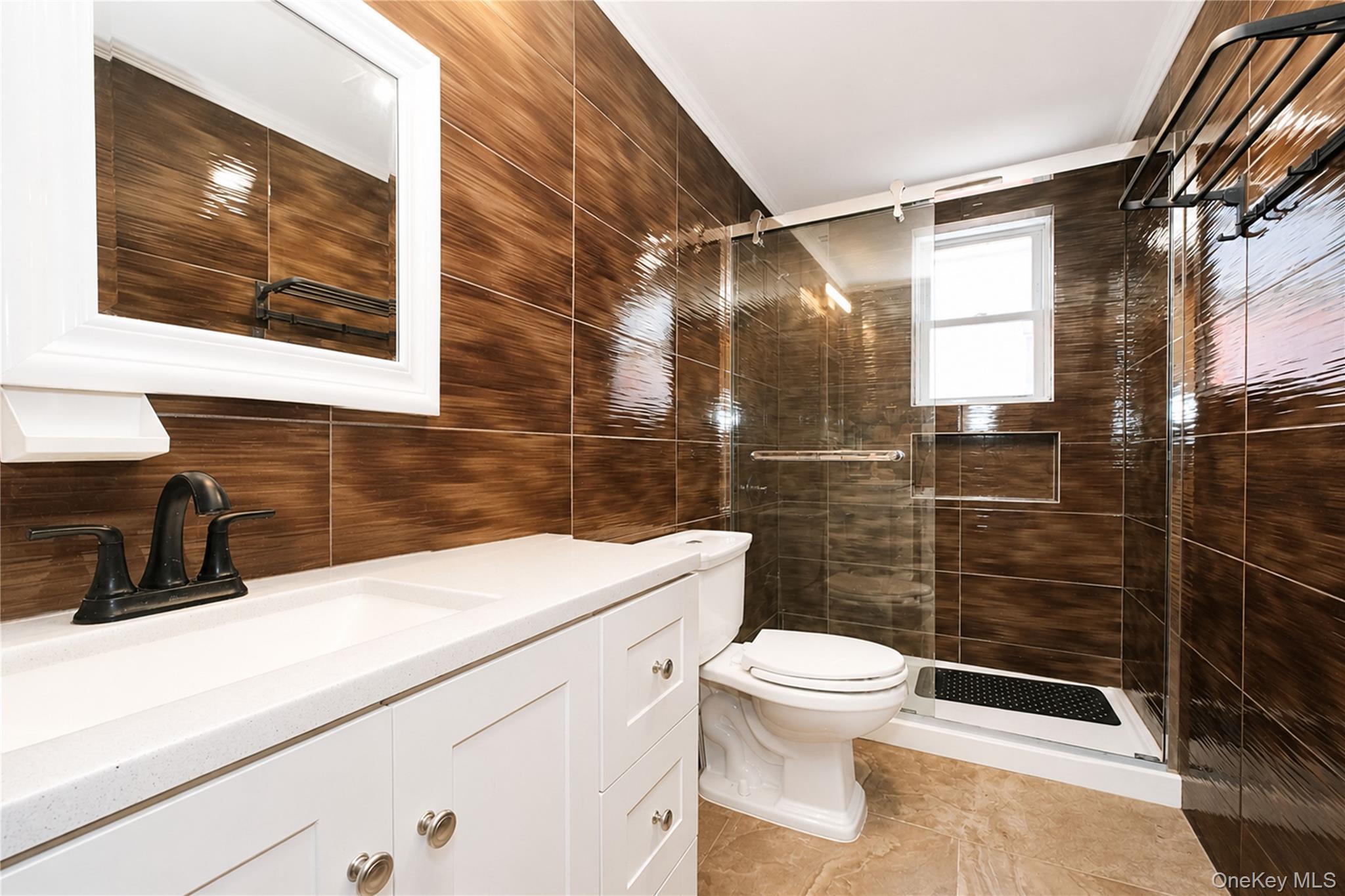 2027 E 35th Street Property Photo 20