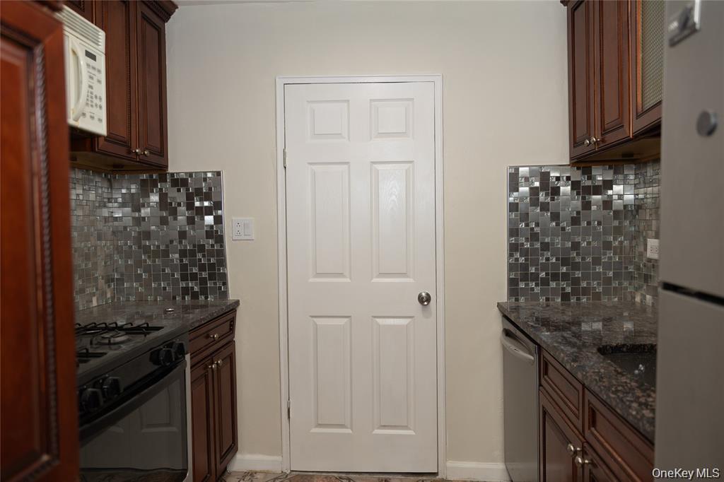 1275 E 51st Street 3y Property Photo 6