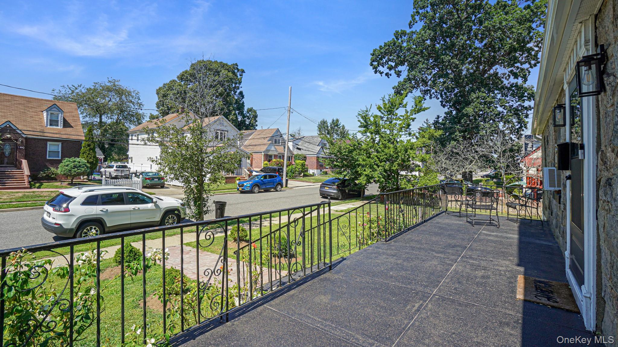 143 S Montgomery St Property Photo 4