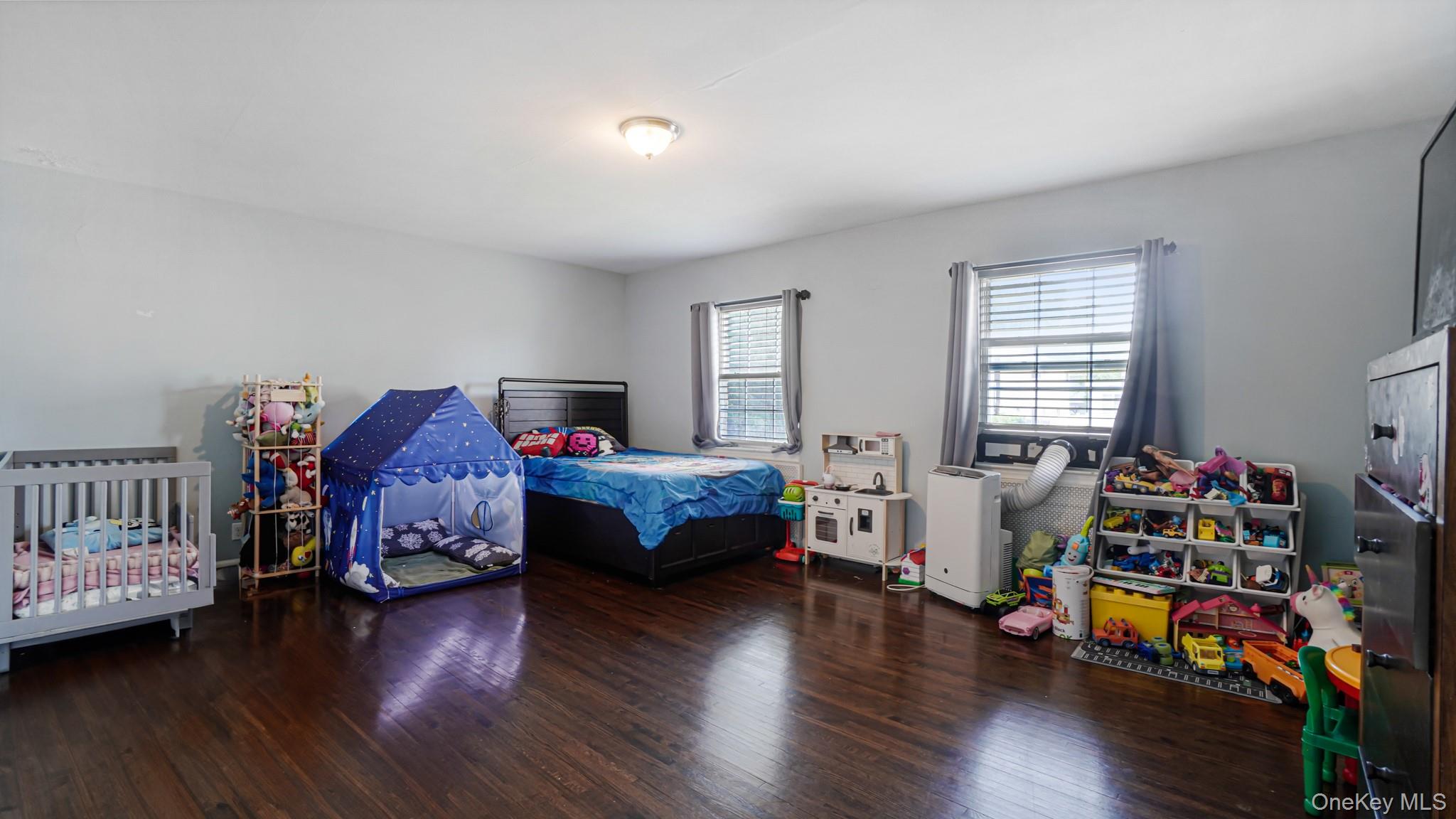 143 S Montgomery St Property Photo 18