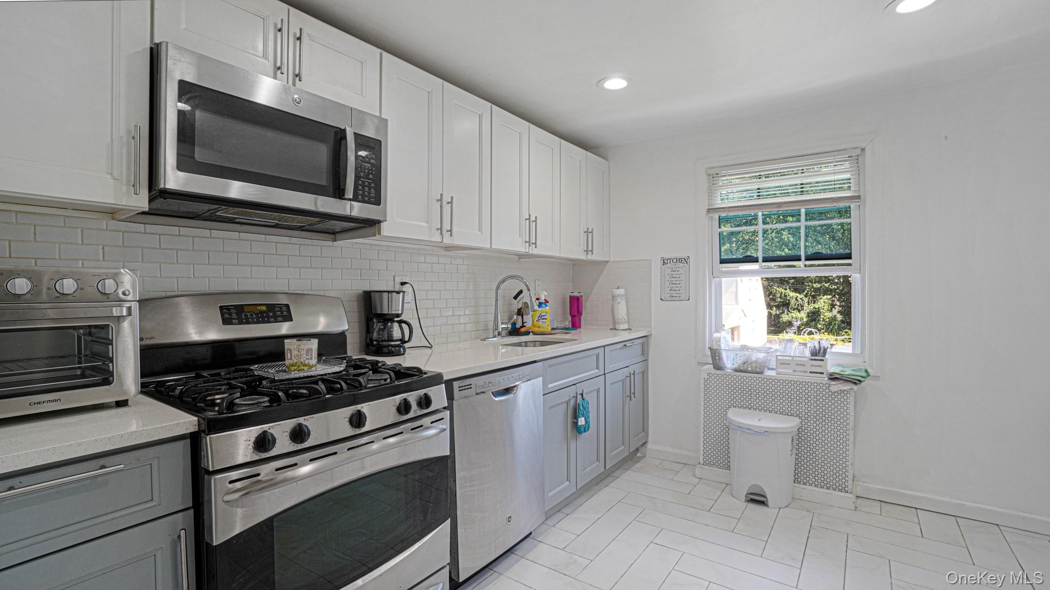 143 S Montgomery St Property Photo 24