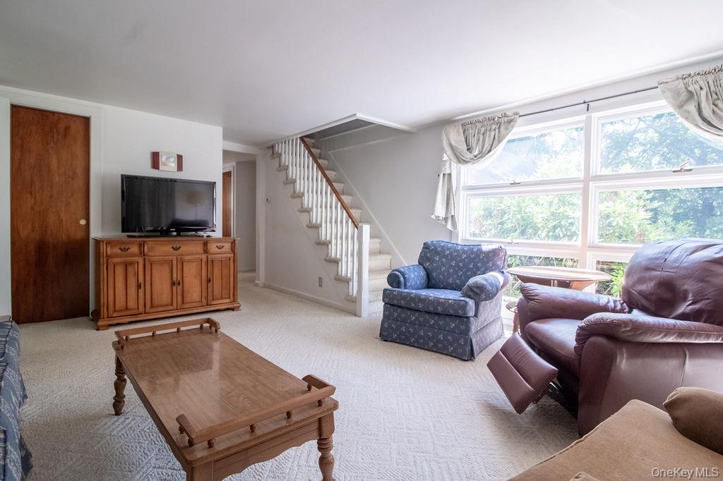 24 Hill Street Property Photo 22