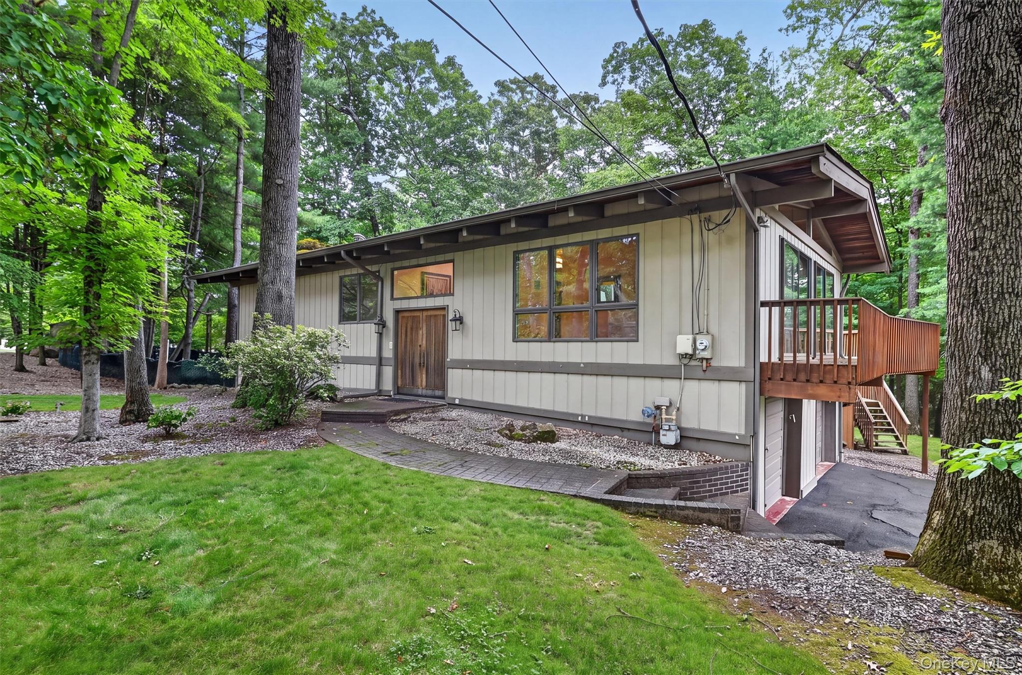 2 Catalina Court Property Photo 3