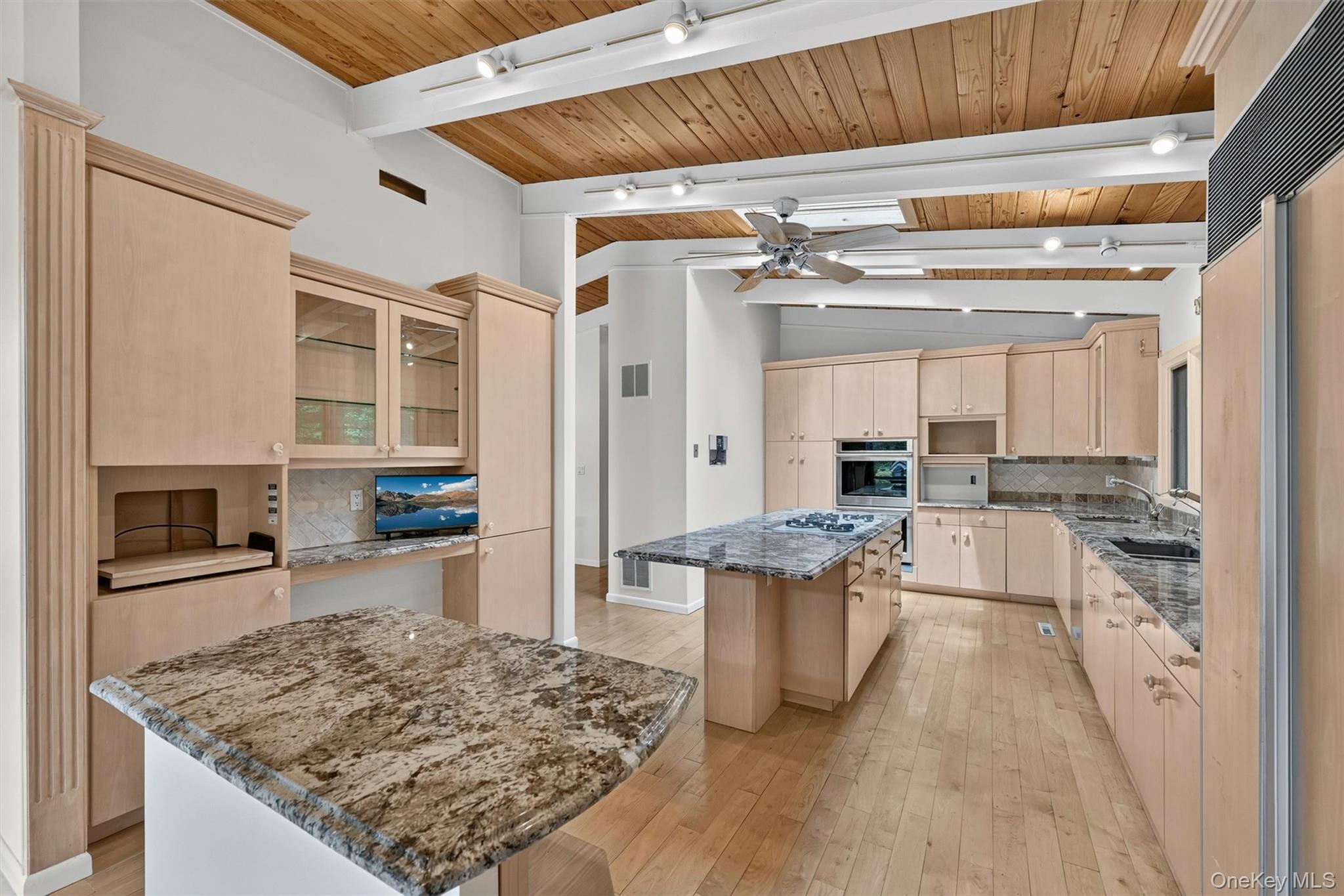 2 Catalina Court Property Photo 10