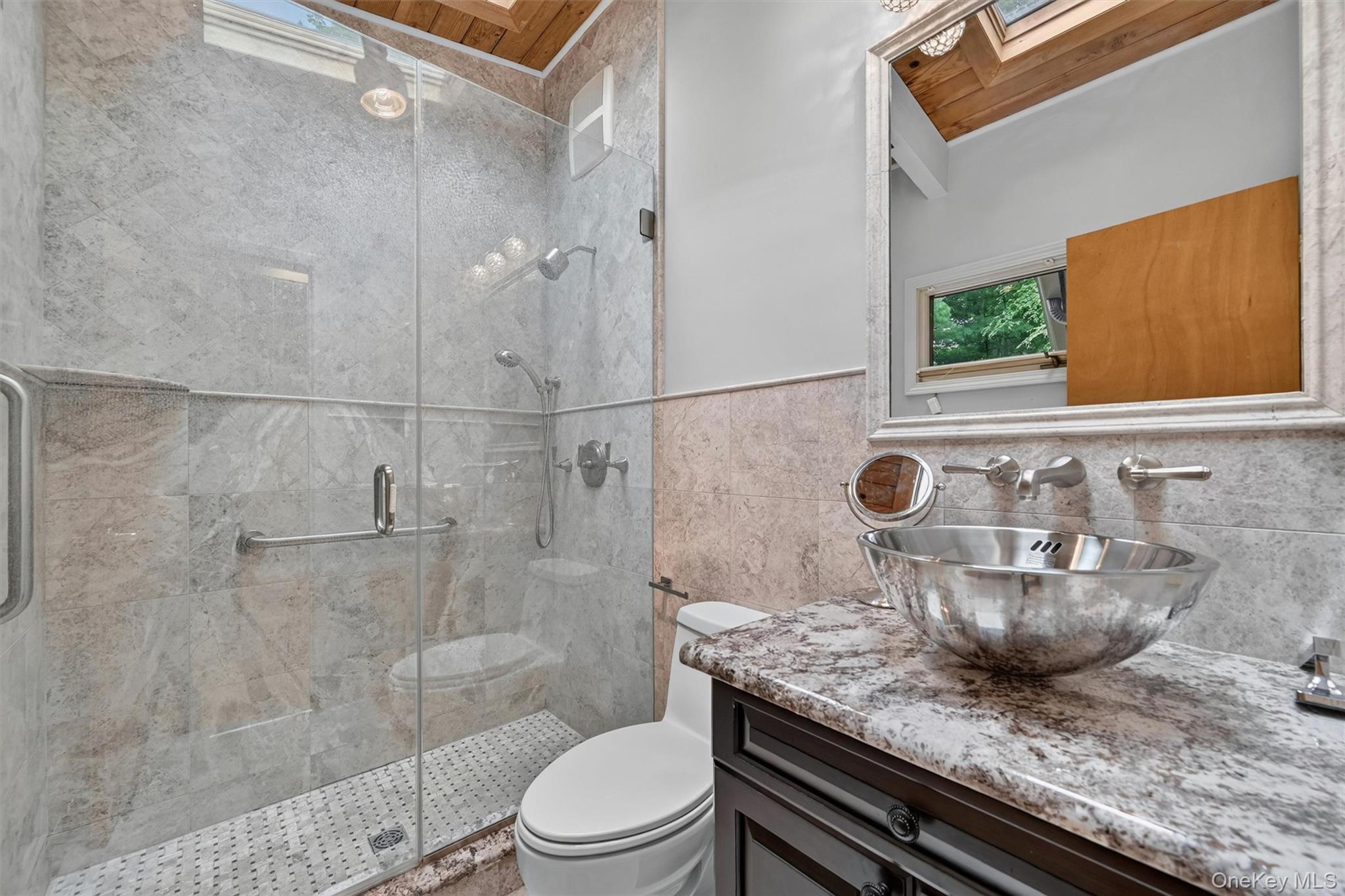 2 Catalina Court Property Photo 11