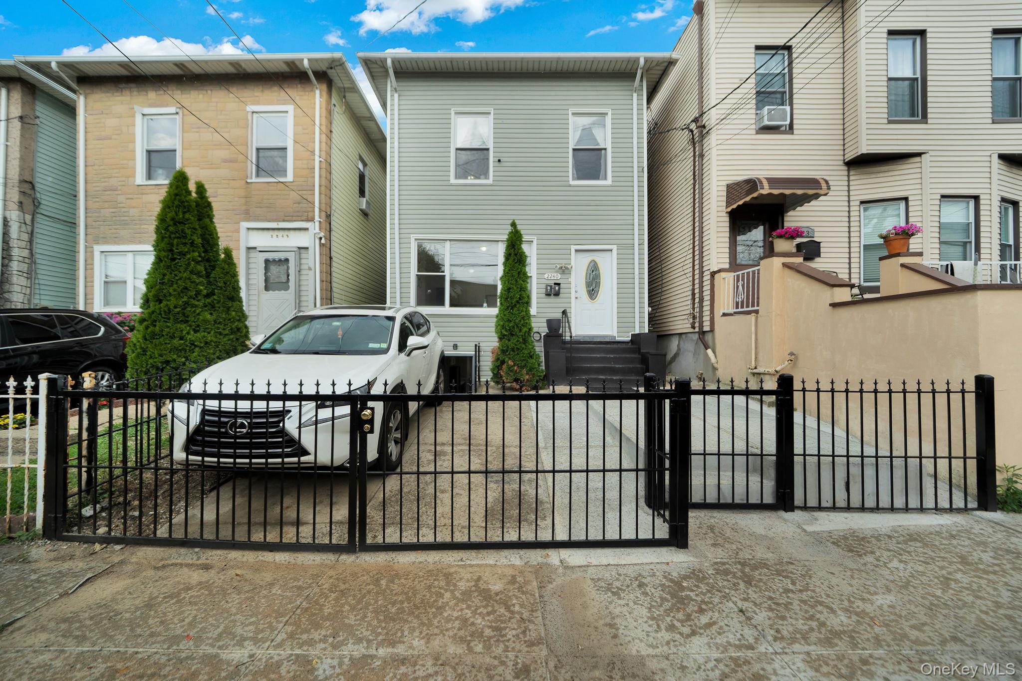 2240 Quimby Avenue Property Photo 1
