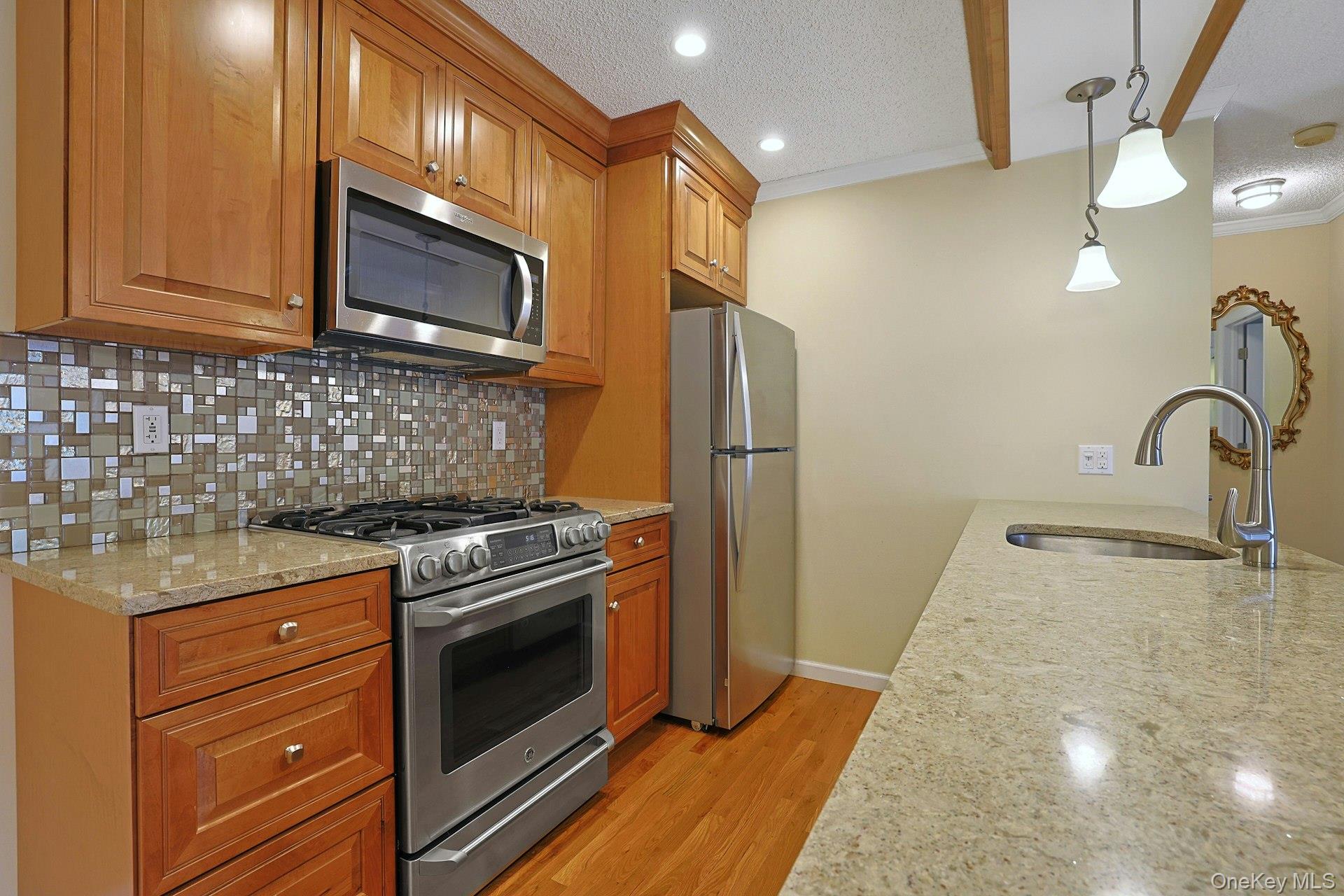 722 W Nyack Road 6 Property Photo 15