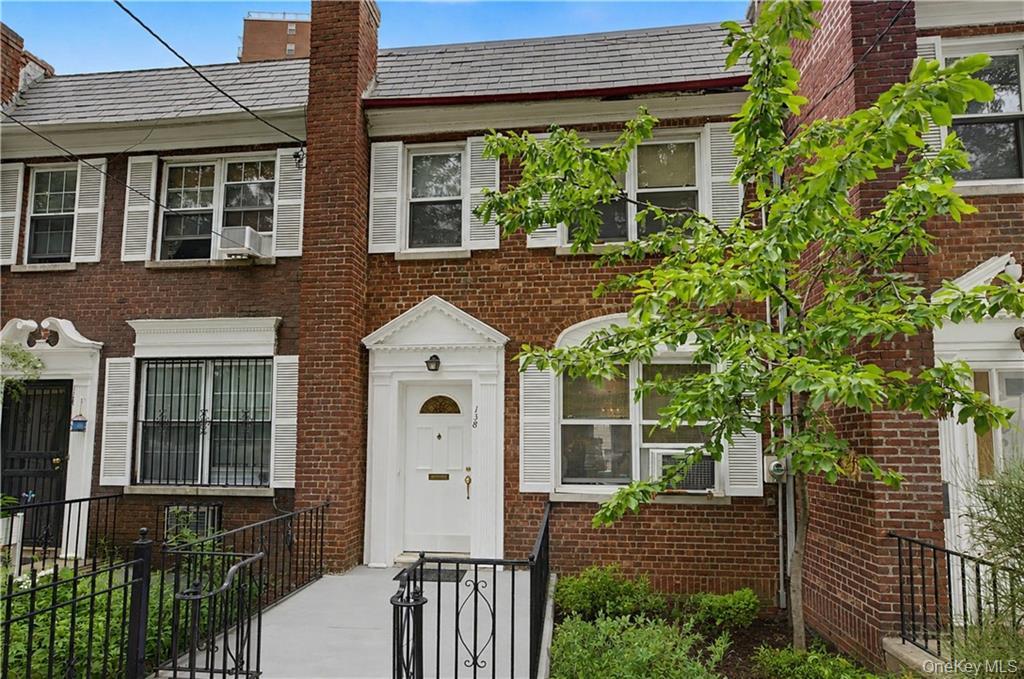 138 Van Cortlandt Park Property Photo 2