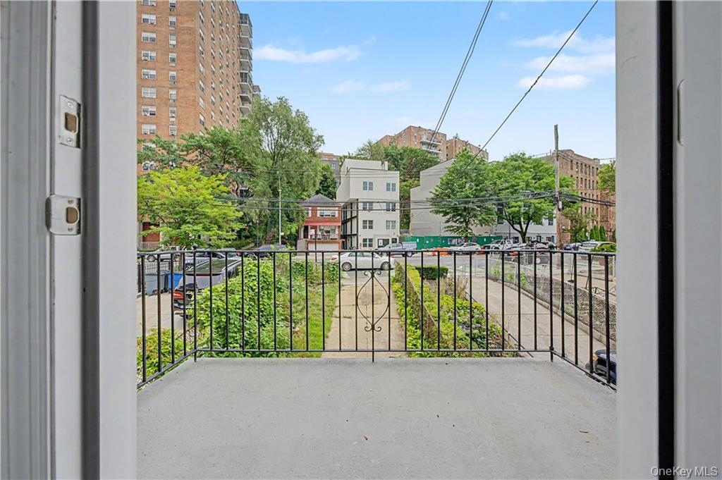 138 Van Cortlandt Park Property Photo 19