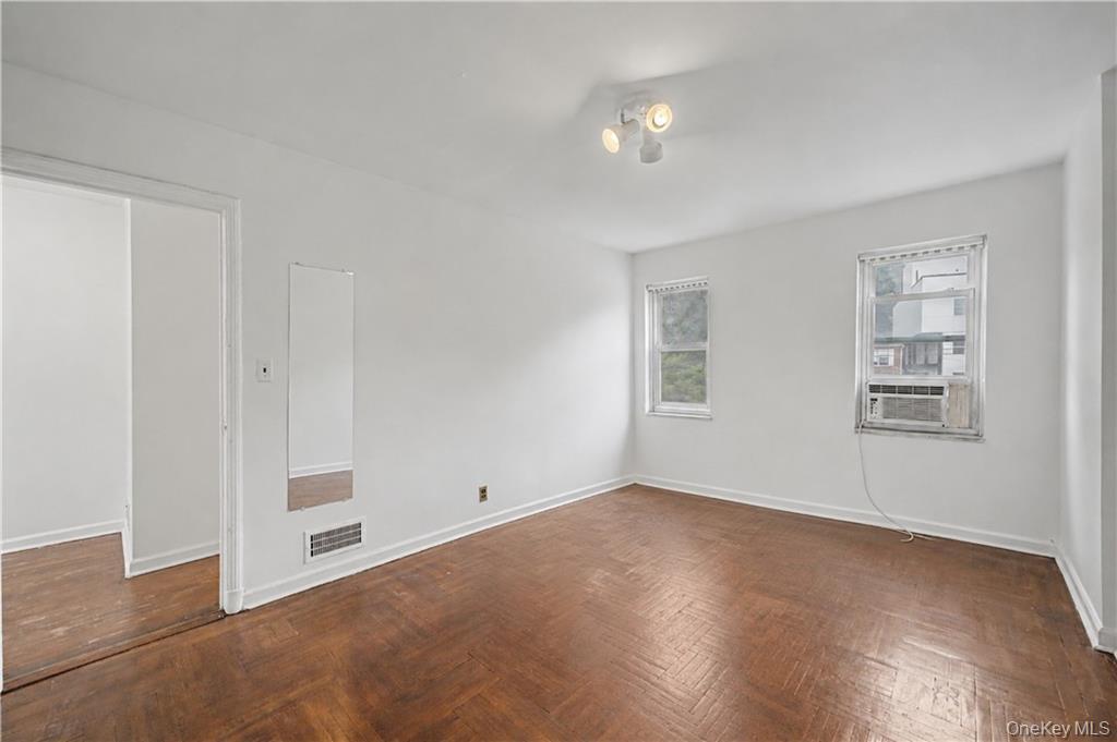 138 Van Cortlandt Park Property Photo 22