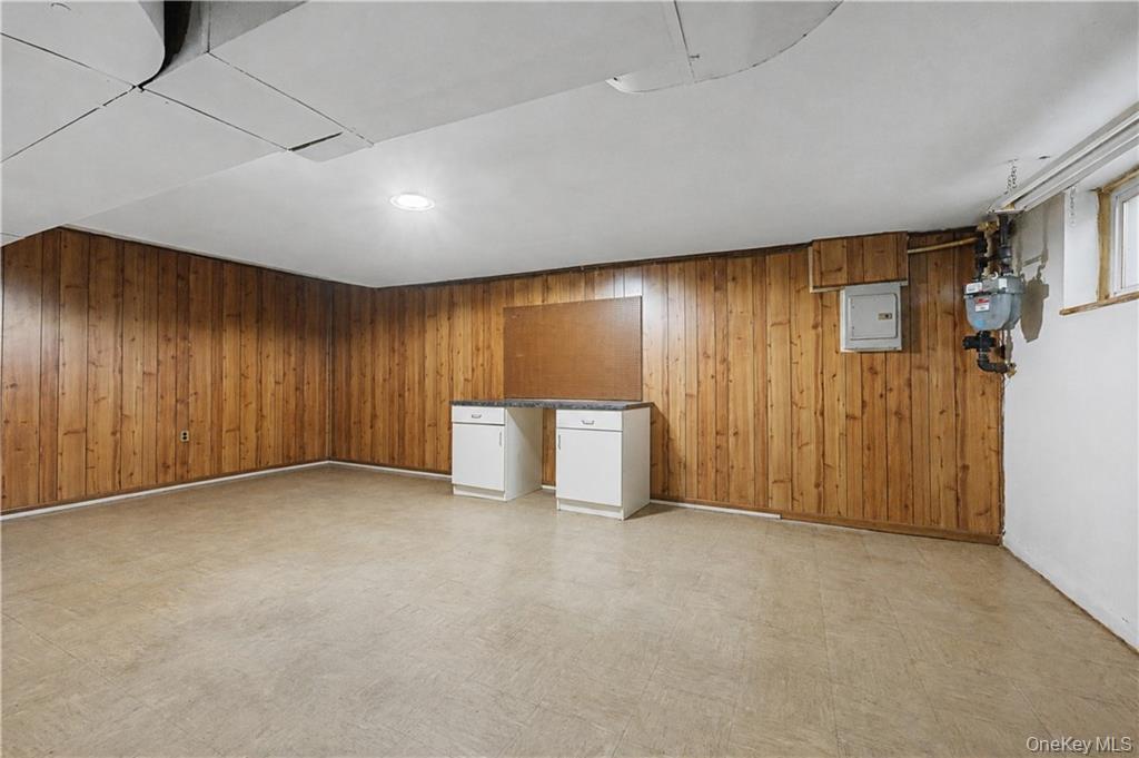 138 Van Cortlandt Park Property Photo 32