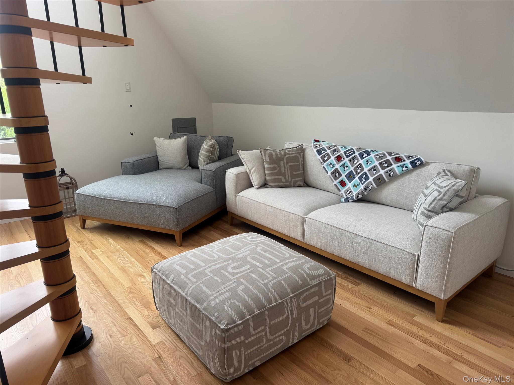31 Ivy Avenue Property Photo 4