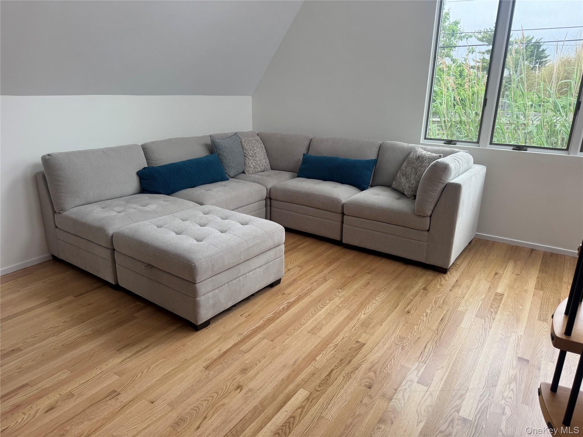 31 Ivy Avenue Property Photo 5