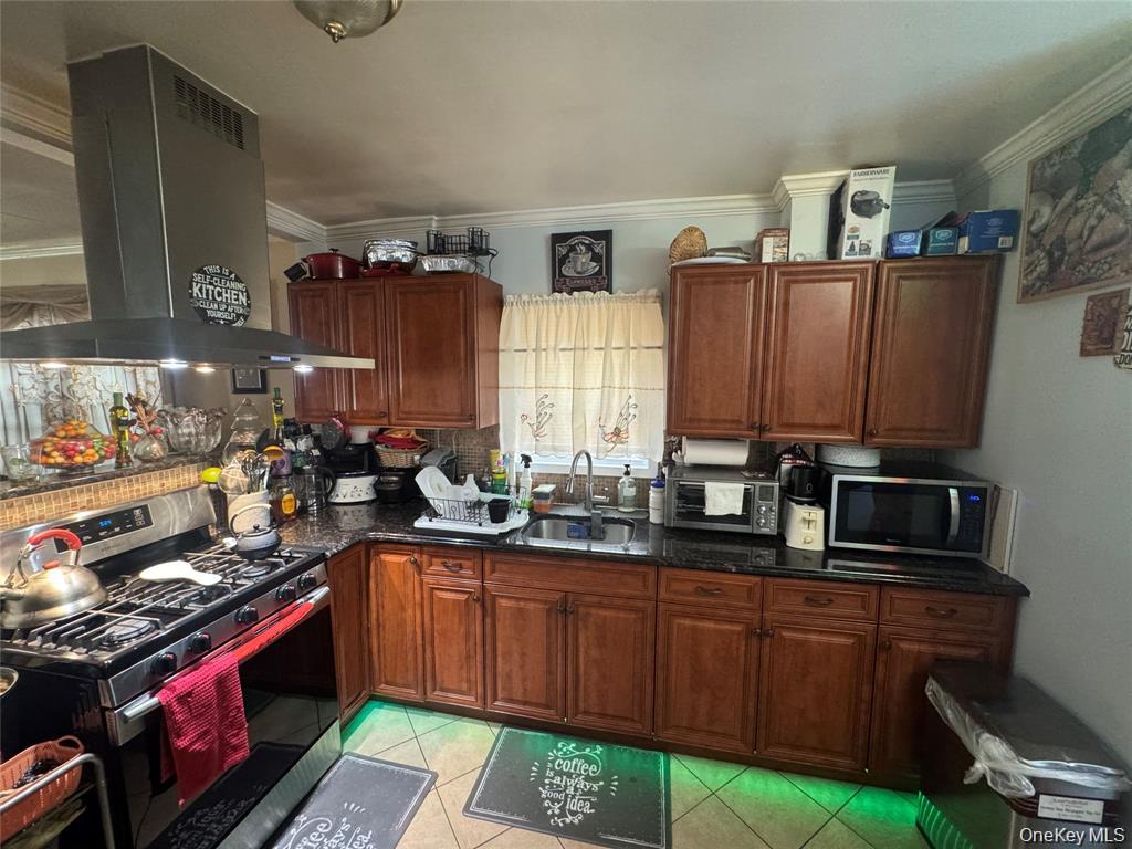 114-29 147 Street Property Photo 6