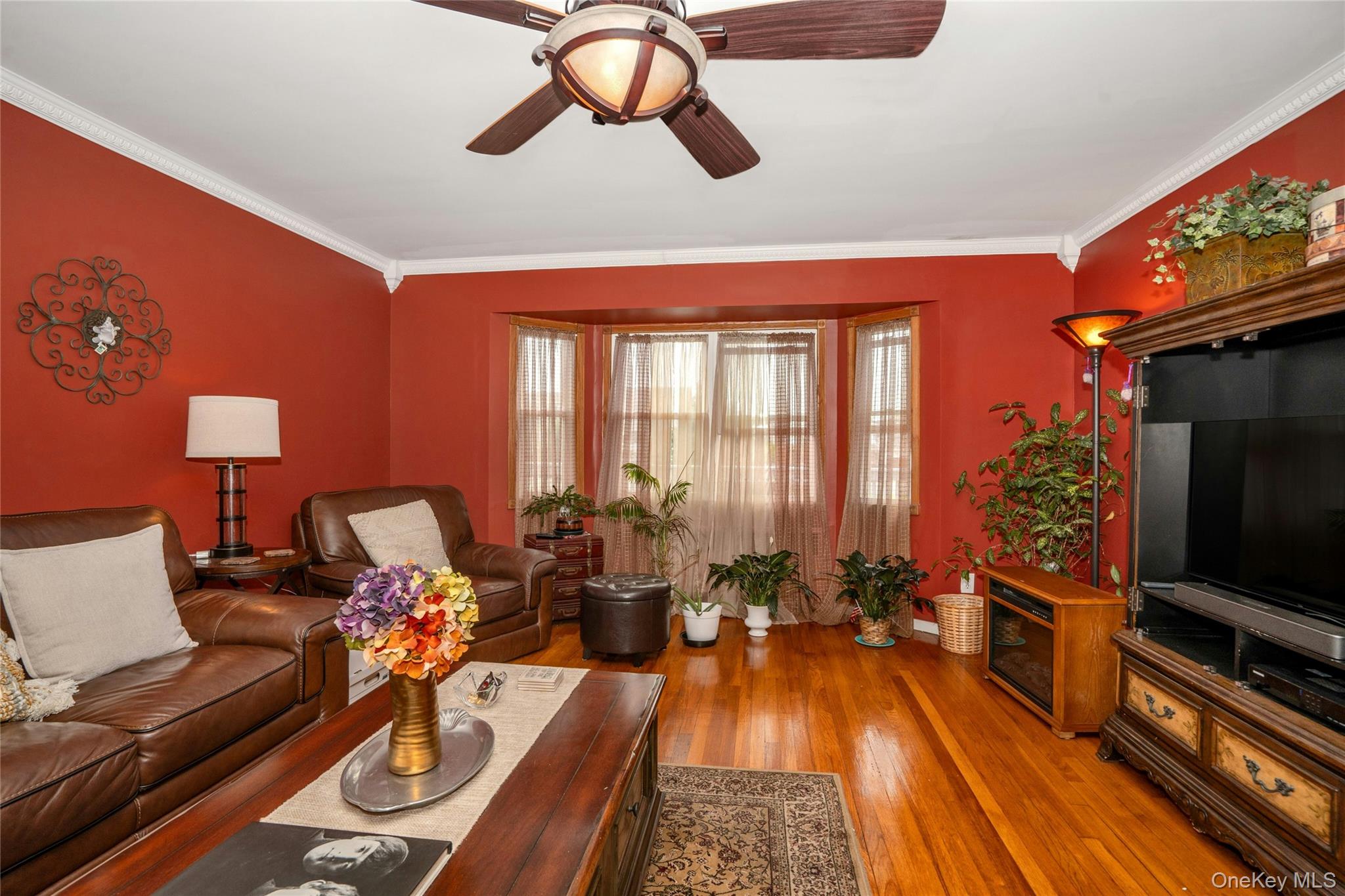 623 W Park Avenue Property Photo 4