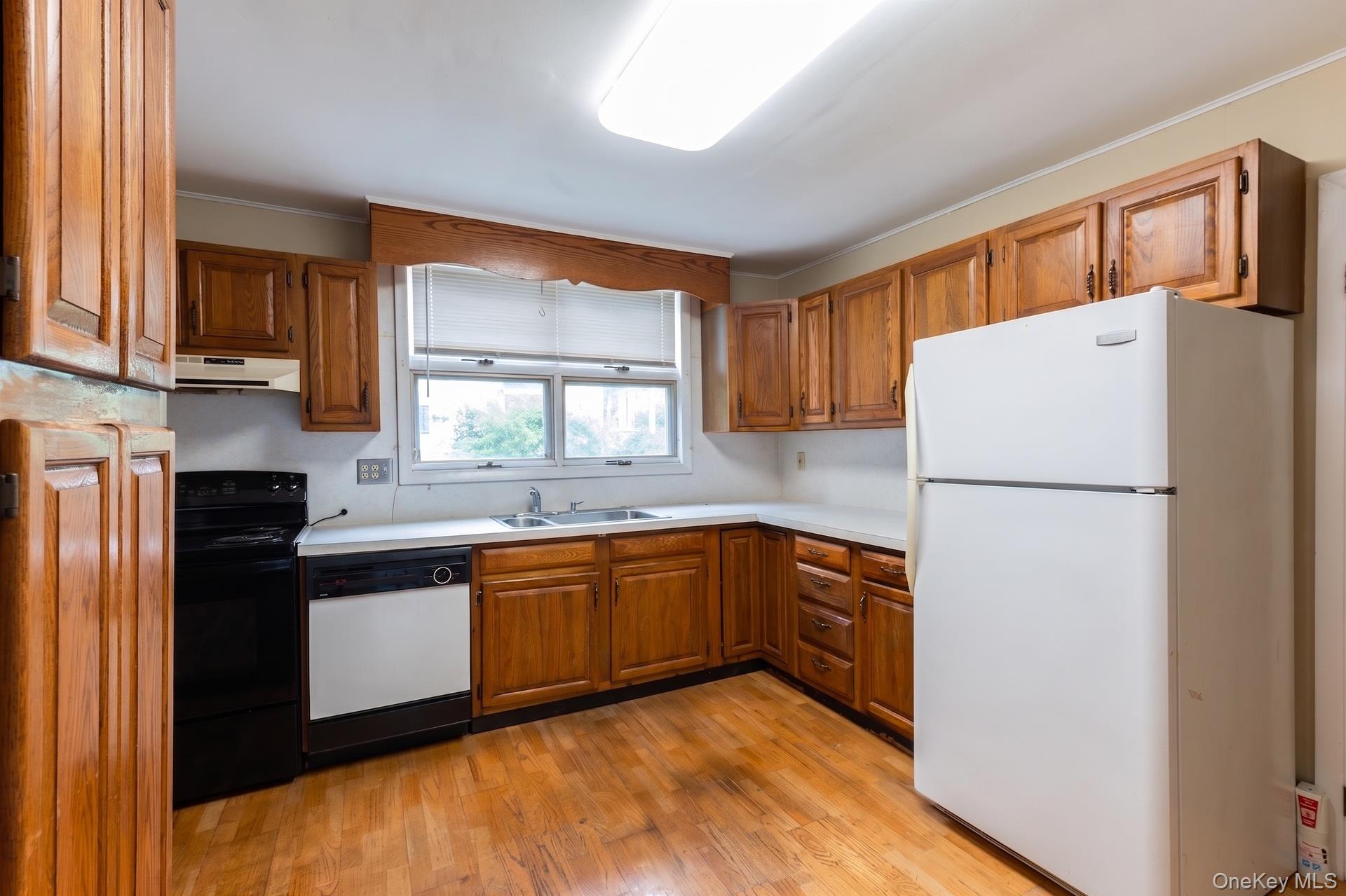 8 Elm Street Property Photo 9