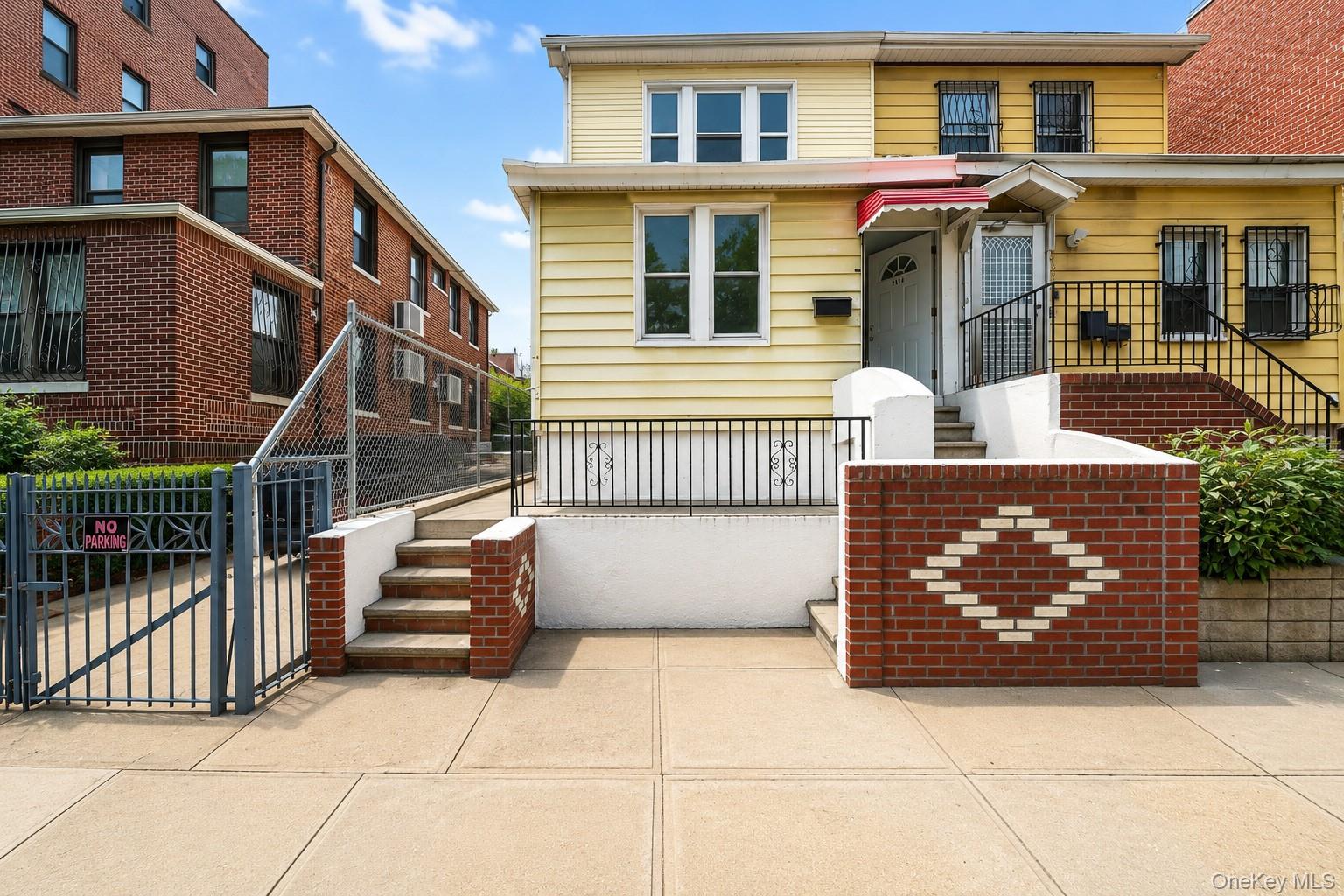 4043 69th Street Property Photo 1