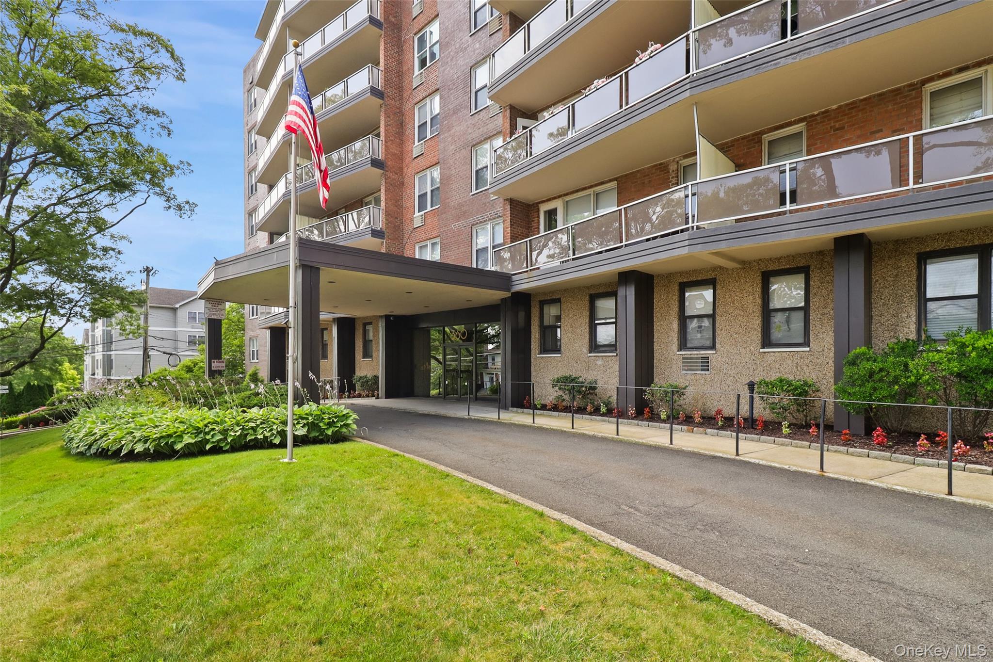 360 Westchester Avenue 623 Property Photo 1