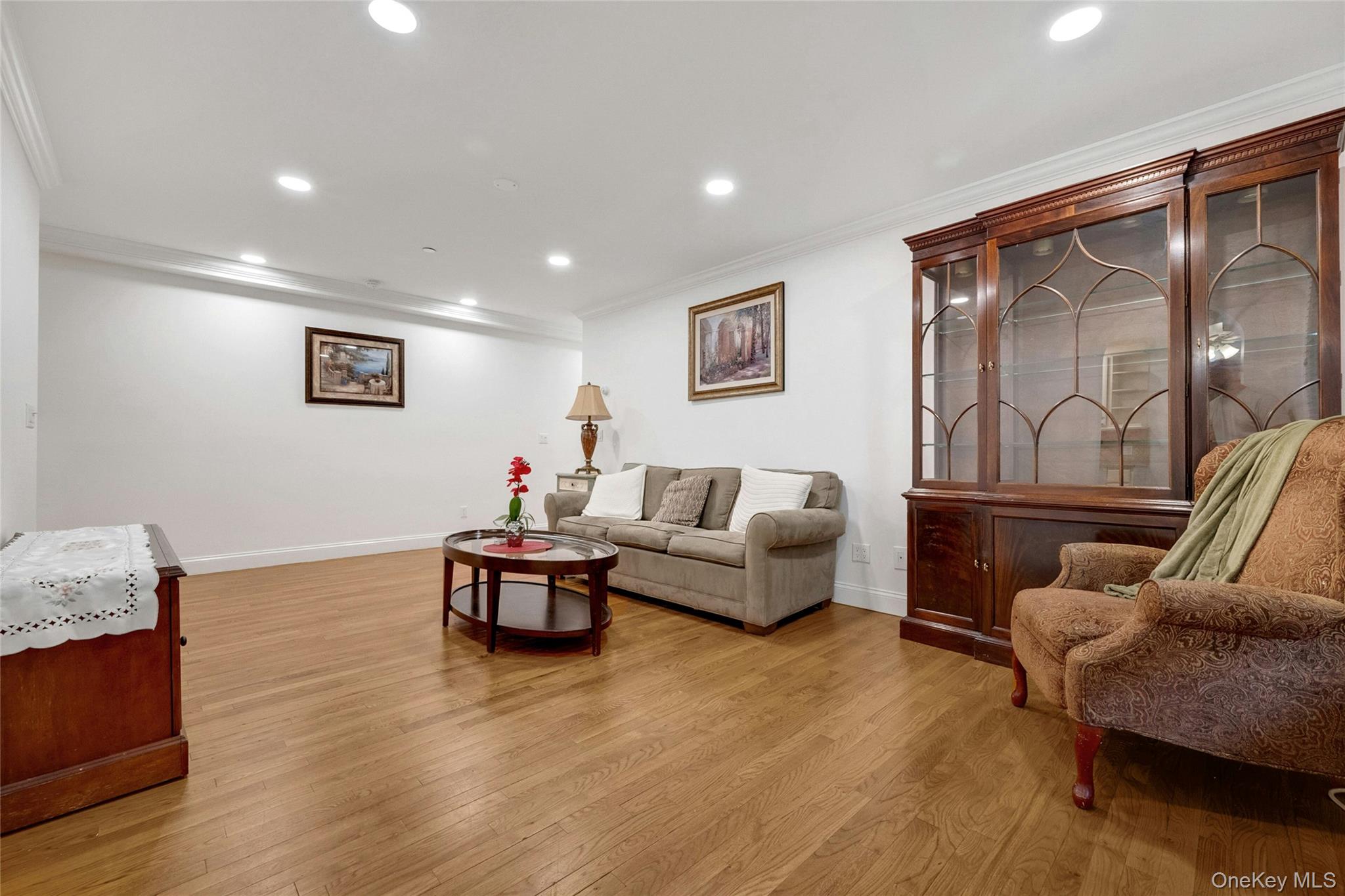 16 Manville Lane 2 Property Photo 6