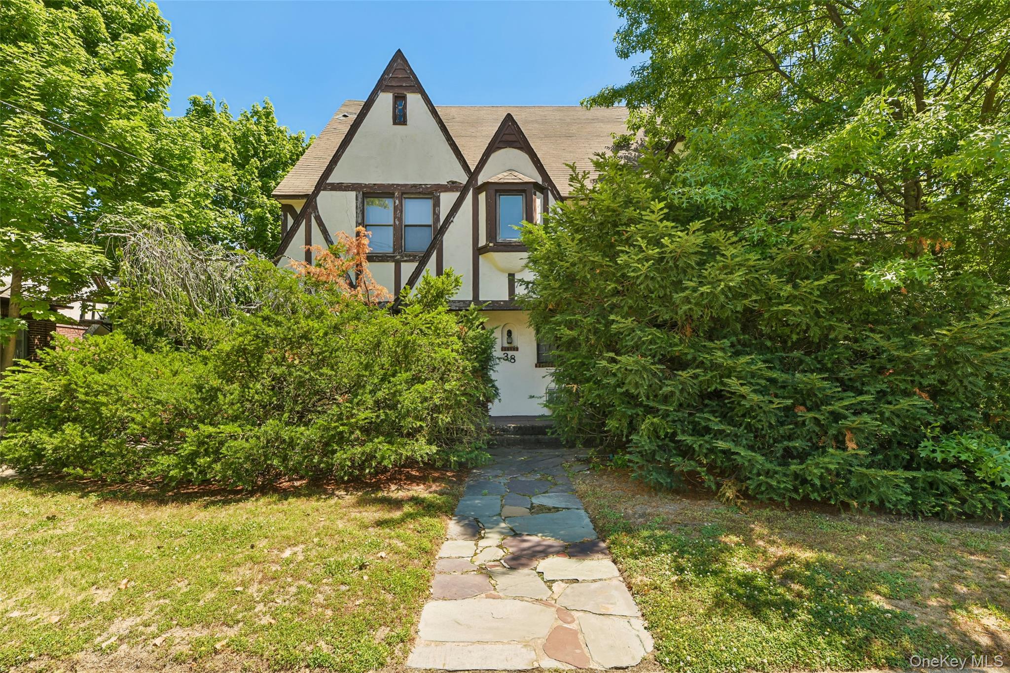 38 Cedarhurst Avenue Property Photo 1