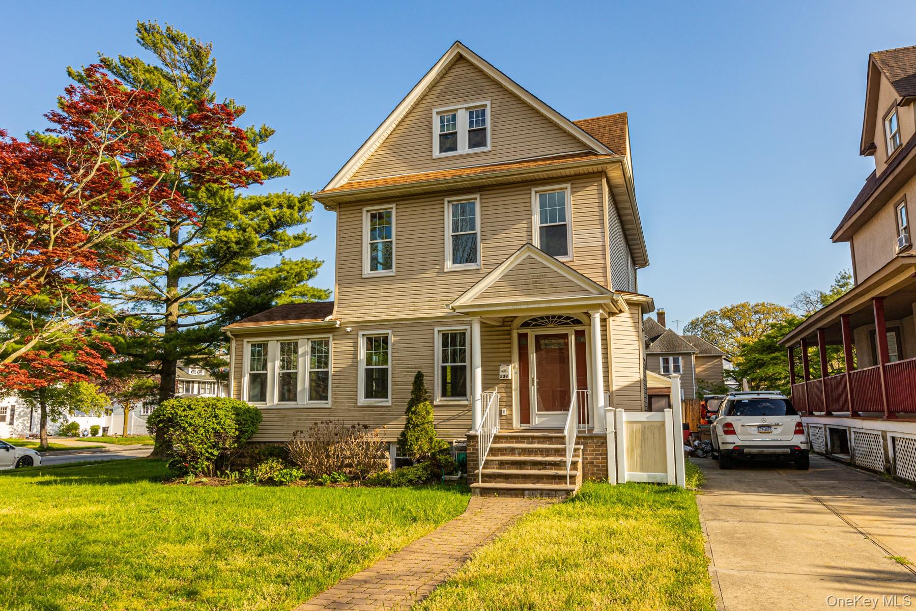 209 Smith Street Property Photo 1