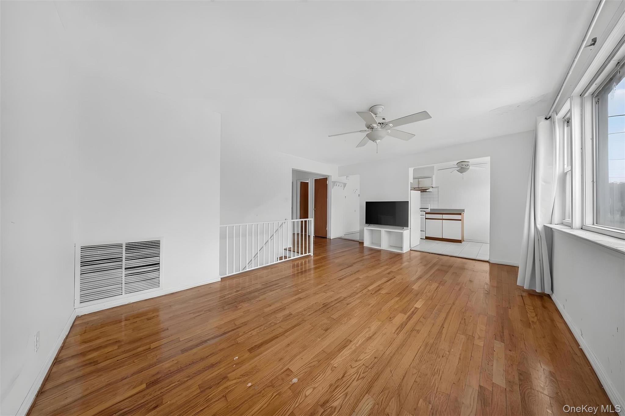 202-37 46th Avenue Property Photo 8