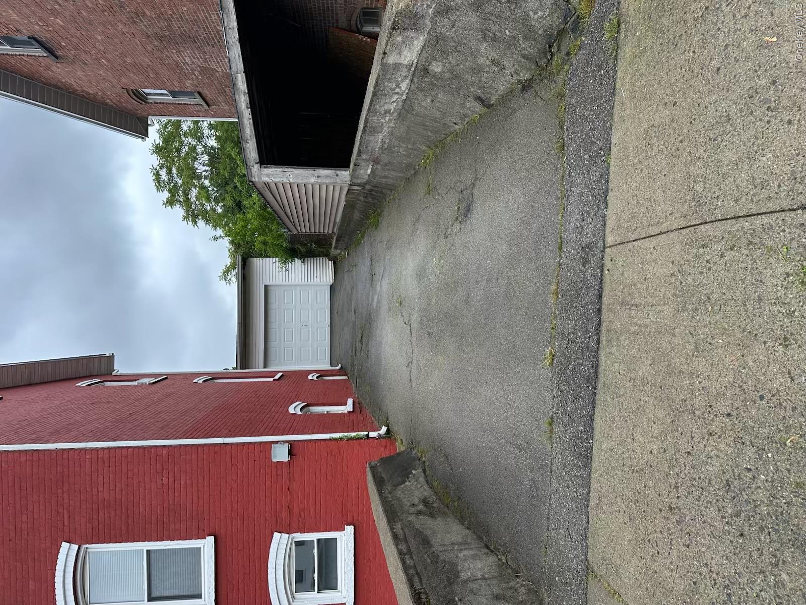 28 Davis Street 1 Property Photo 4