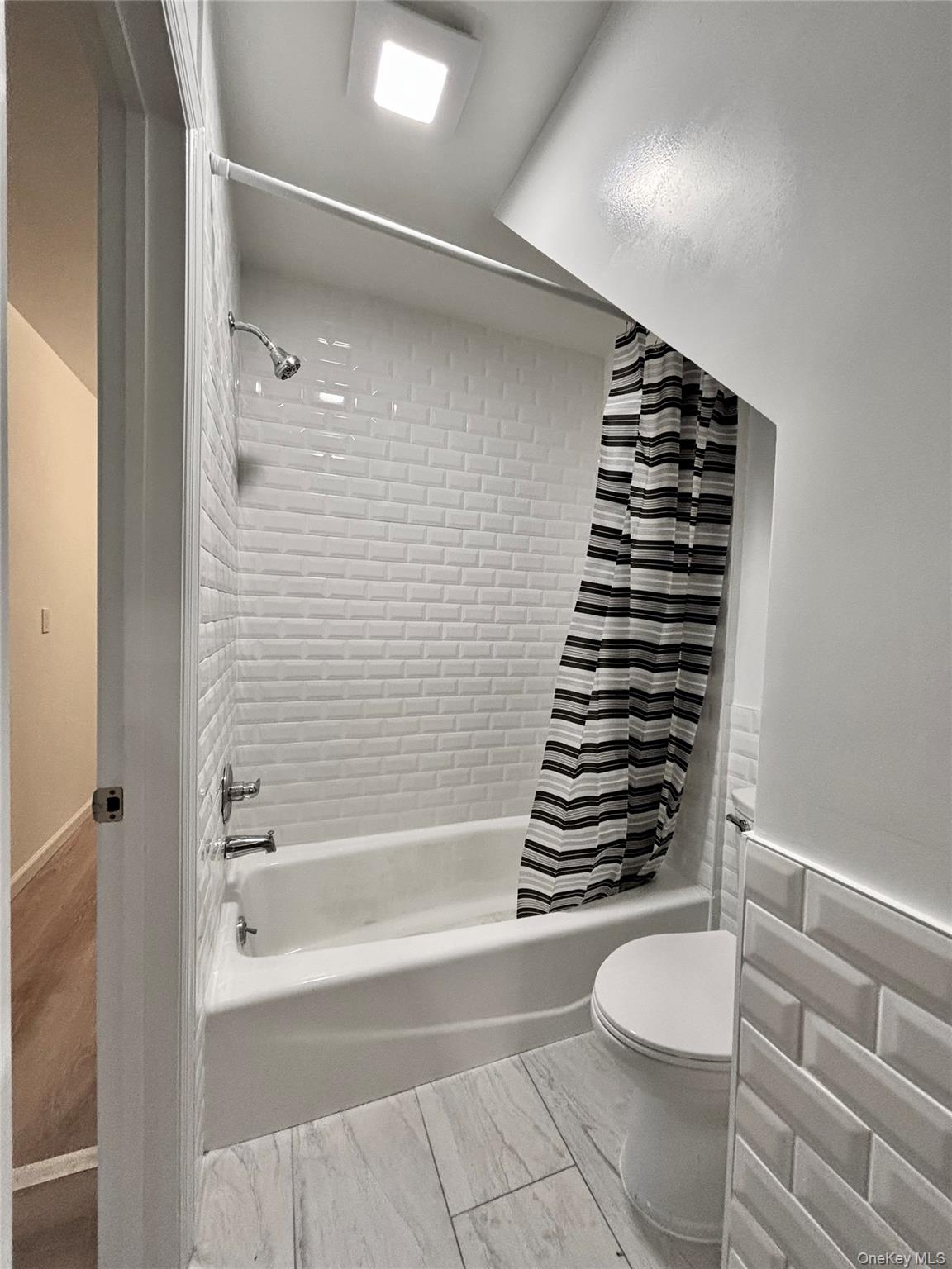 28 Davis Street 1 Property Photo 12