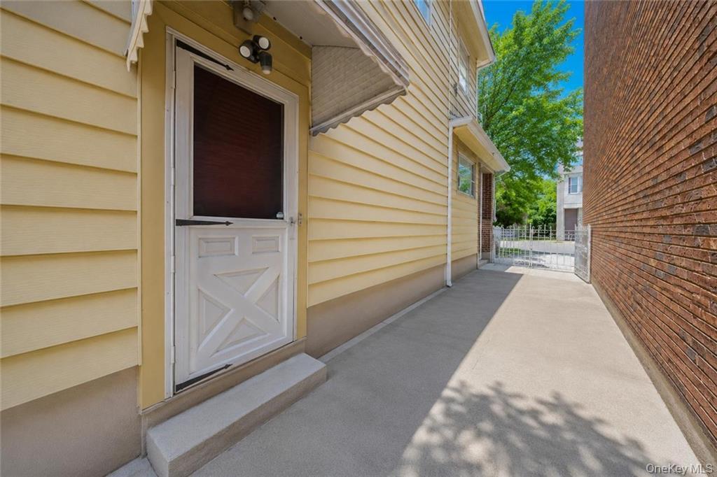 1334 E 15th Street Property Photo 28