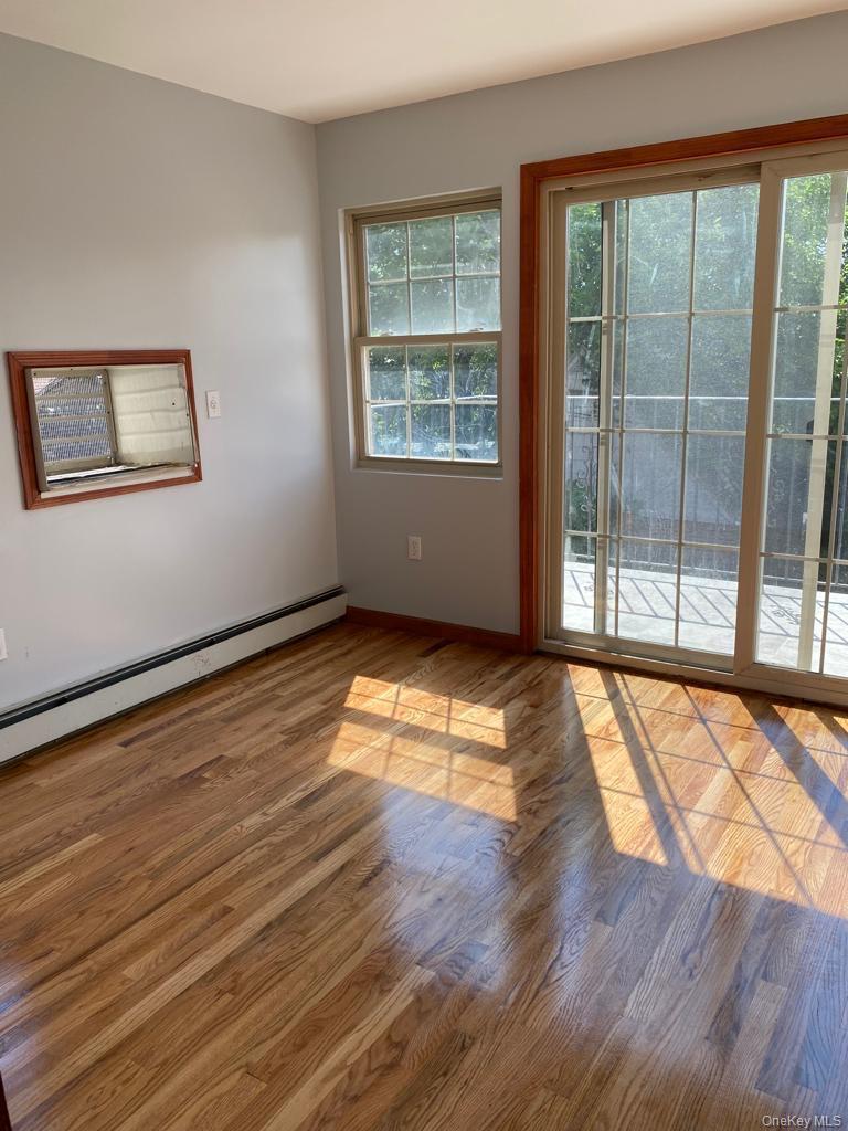 5742 159th Street Property Photo 3