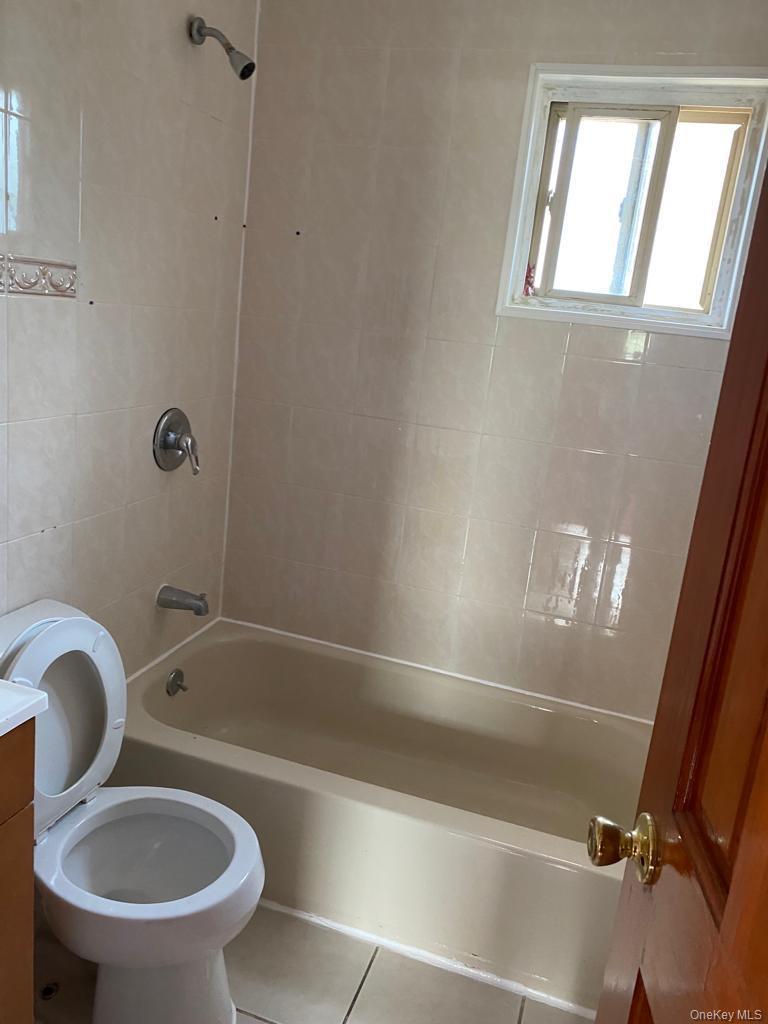 5742 159th Street Property Photo 8