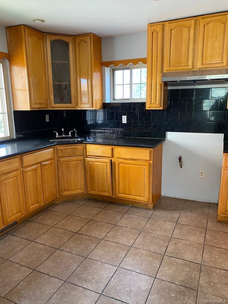 5742 159th Street Property Photo 11