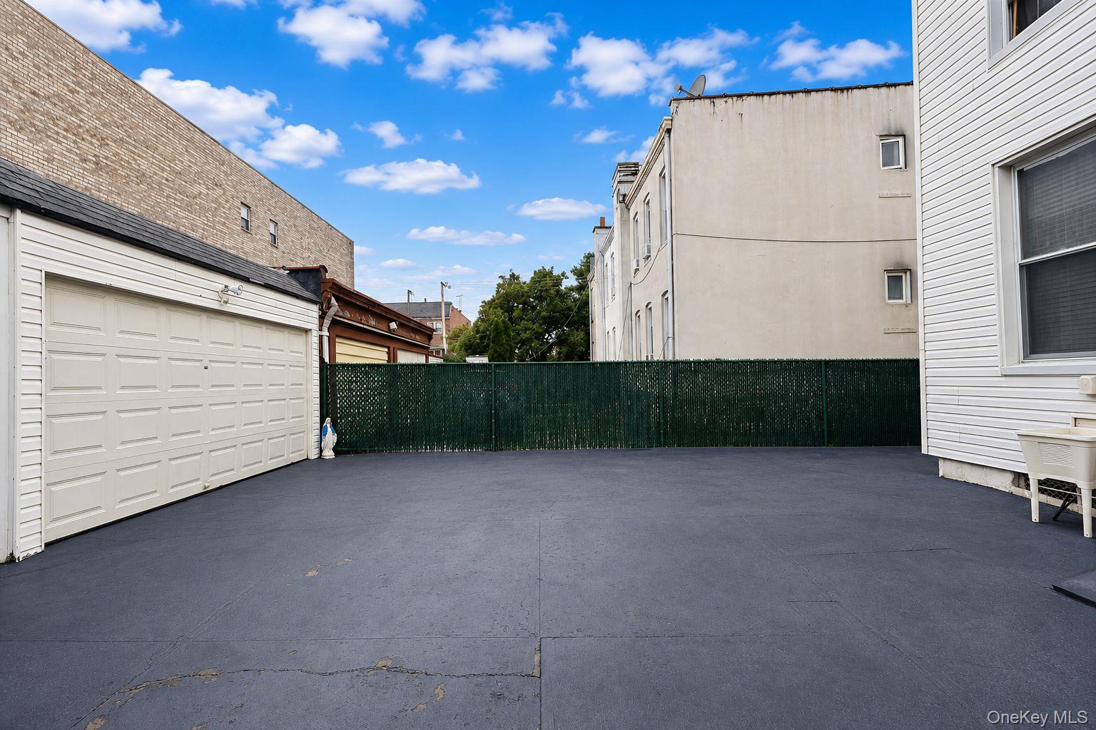 6340 60th Place Property Photo 5