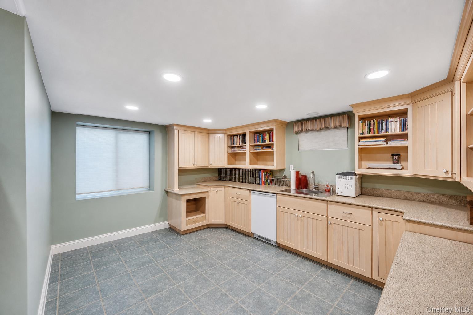 16 Ashland Avenue Property Photo 40