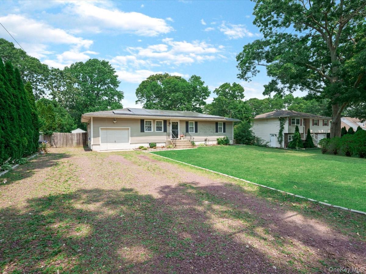 269 Carleton Drive Property Photo 2