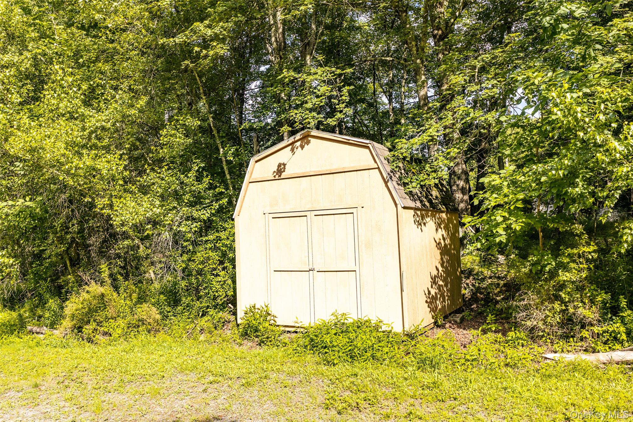 84 Railroad Avenue Property Photo 28