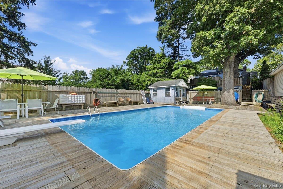 167 Lyon Street Property Photo 5