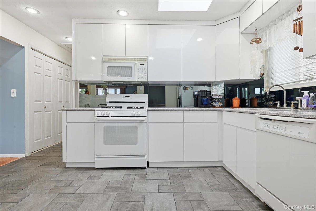 167 Lyon Street Property Photo 17