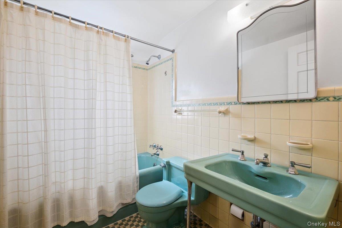 115 Ogden Avenue Property Photo 15