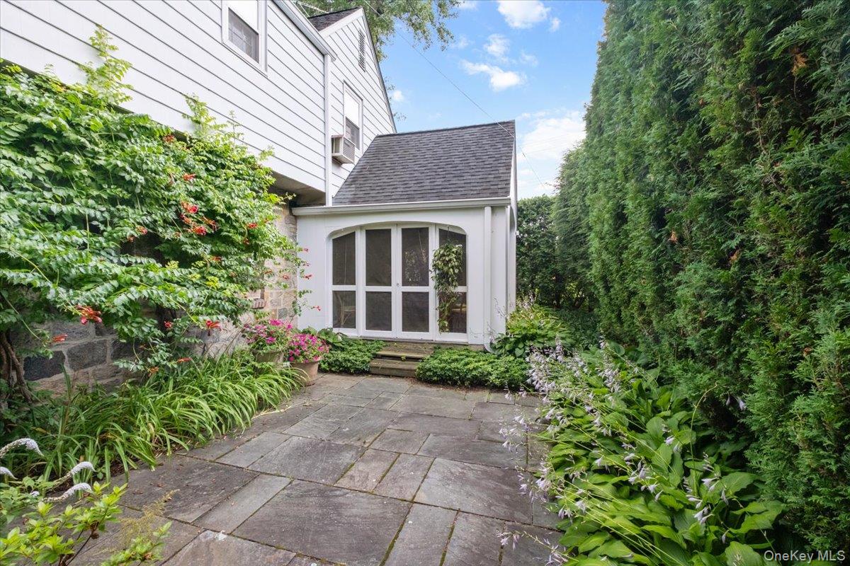115 Ogden Avenue Property Photo 19
