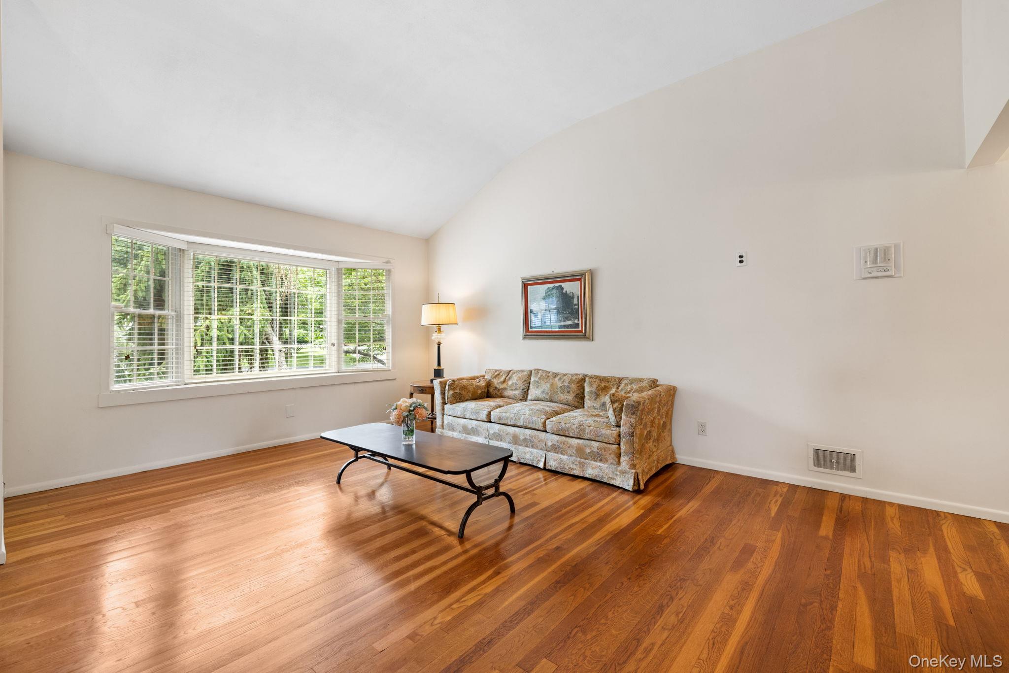 28 Stratford Place Property Photo 5