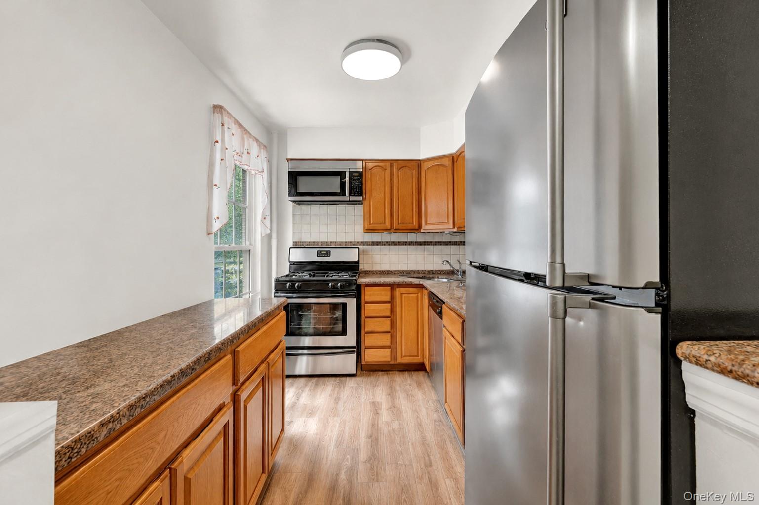180 Van Cortlandt Park 5c Property Photo 4