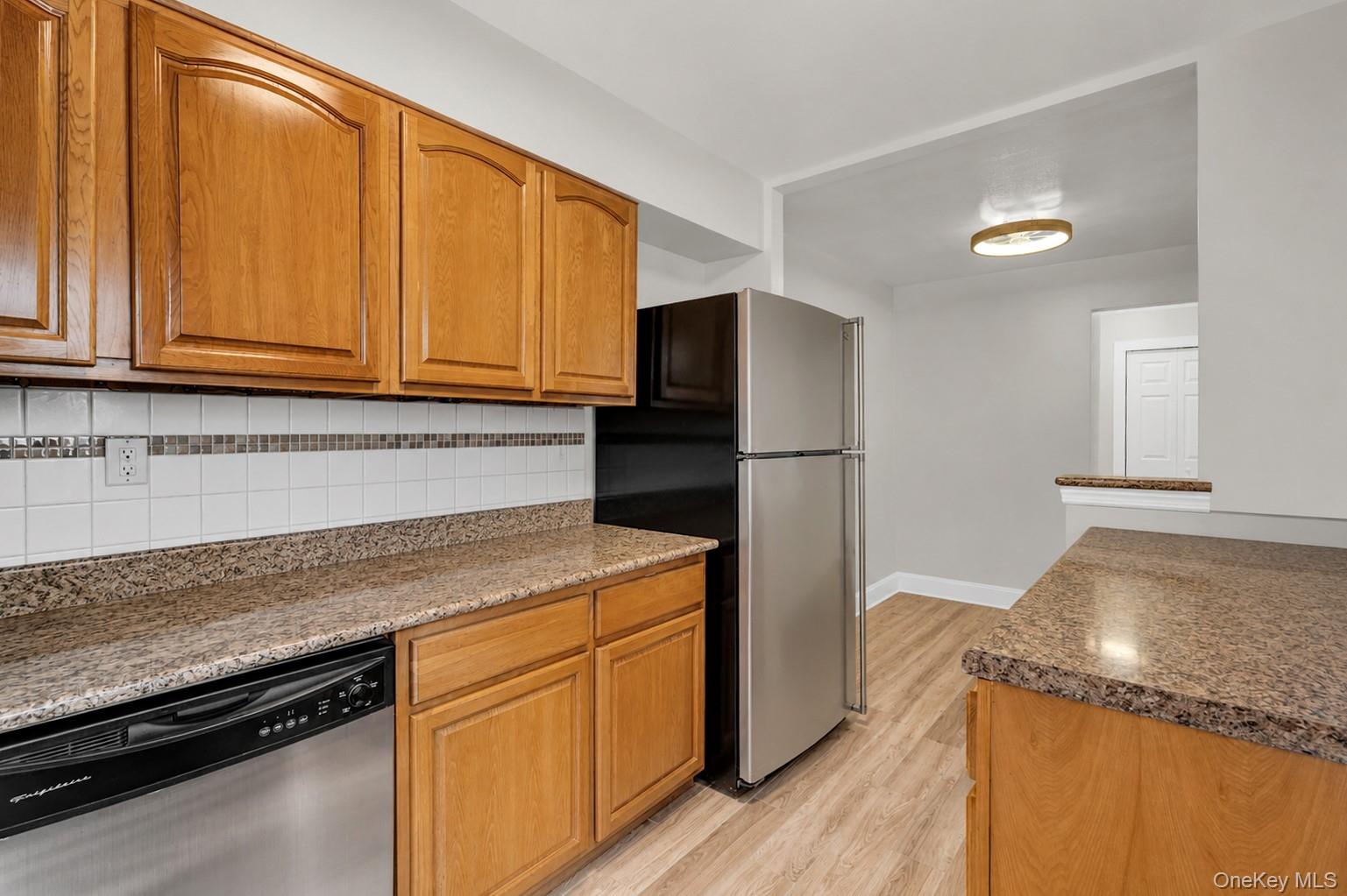 180 Van Cortlandt Park 5c Property Photo 5